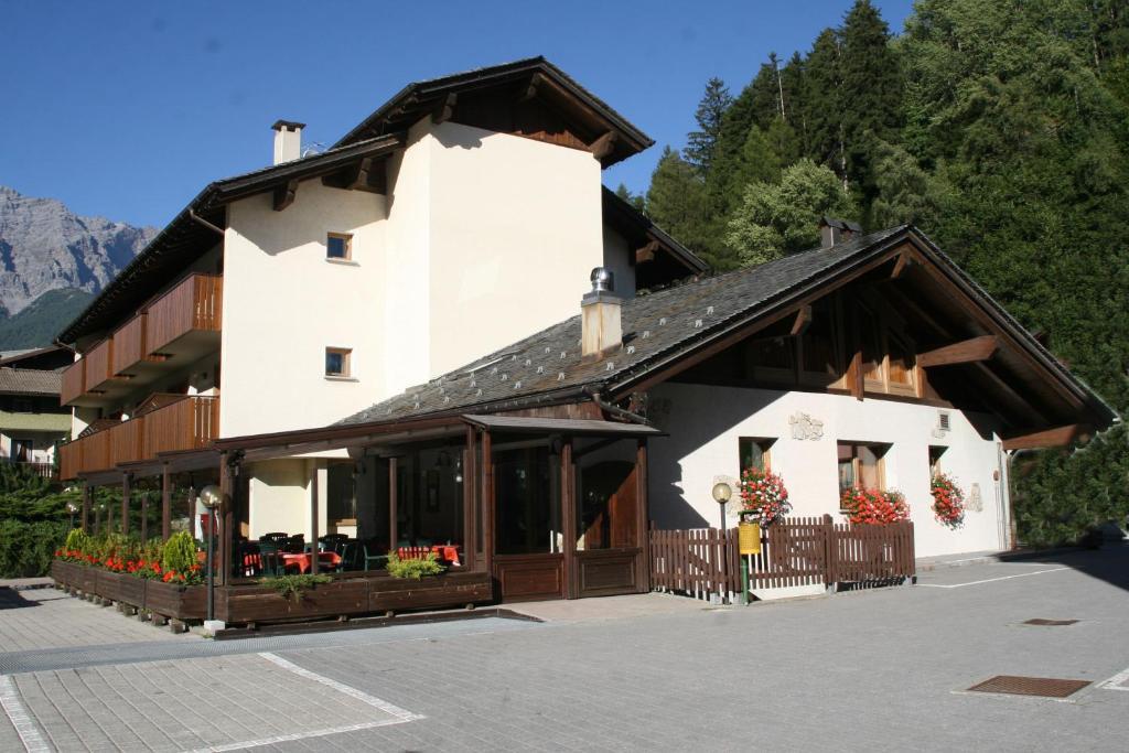 Residence Elga Valdisotto Esterno foto