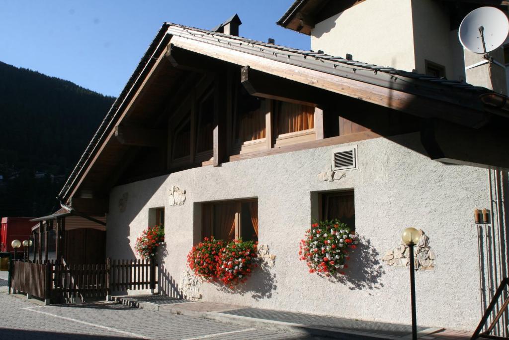 Residence Elga Valdisotto Esterno foto